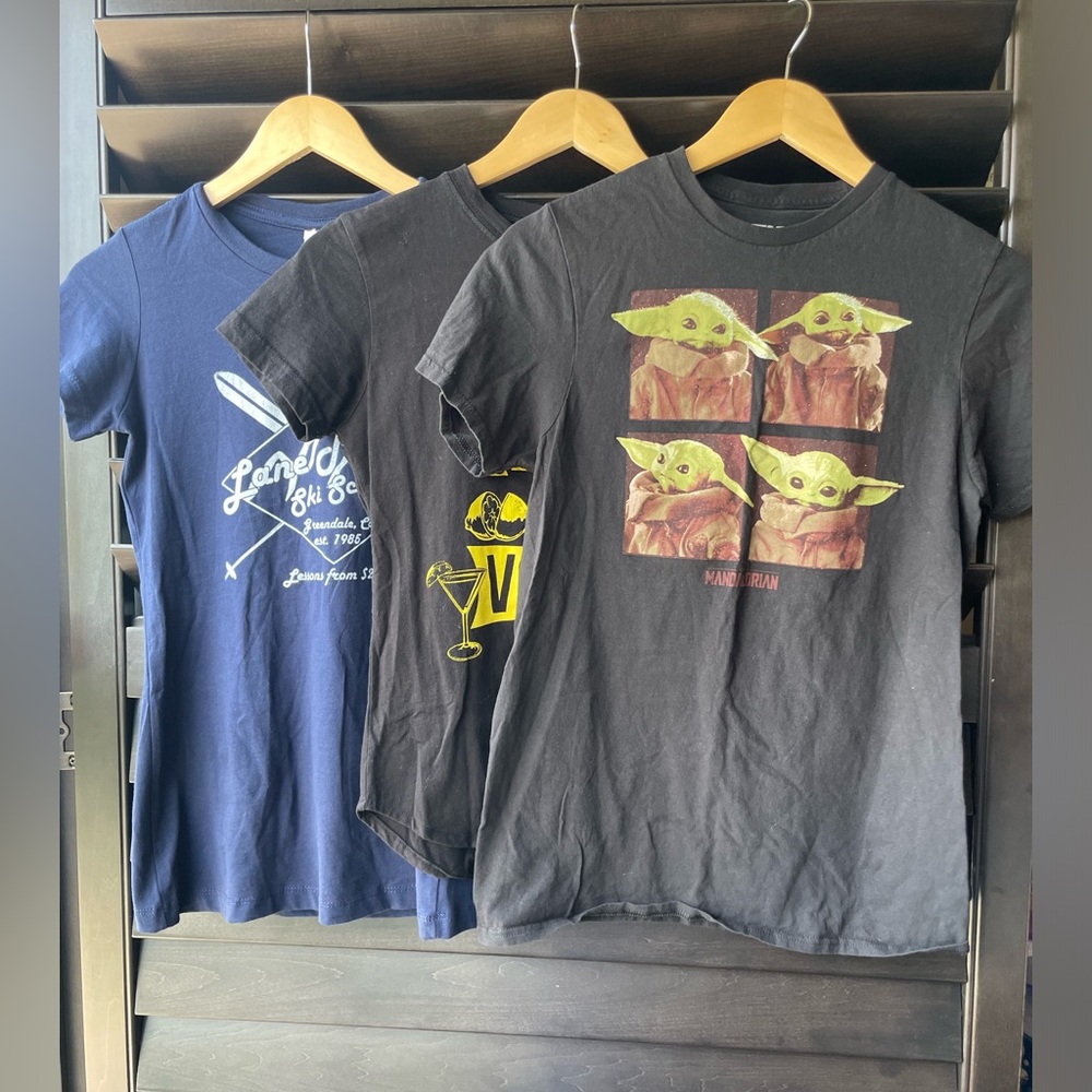 Lot of 3 Graphic Tees Size Small